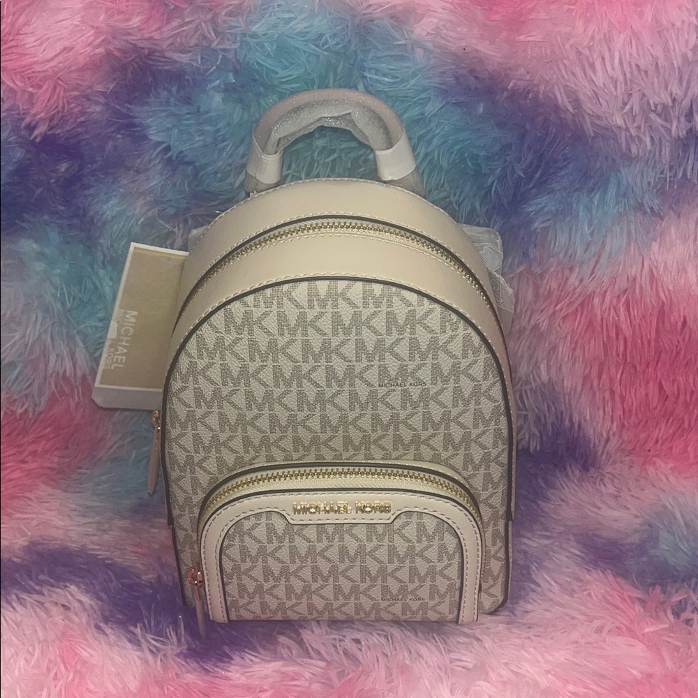 💋SOLD💋NWT Michael Kors Mini Logo Backpack | Signature MK Cream & Gold - Picture 2 of 9
